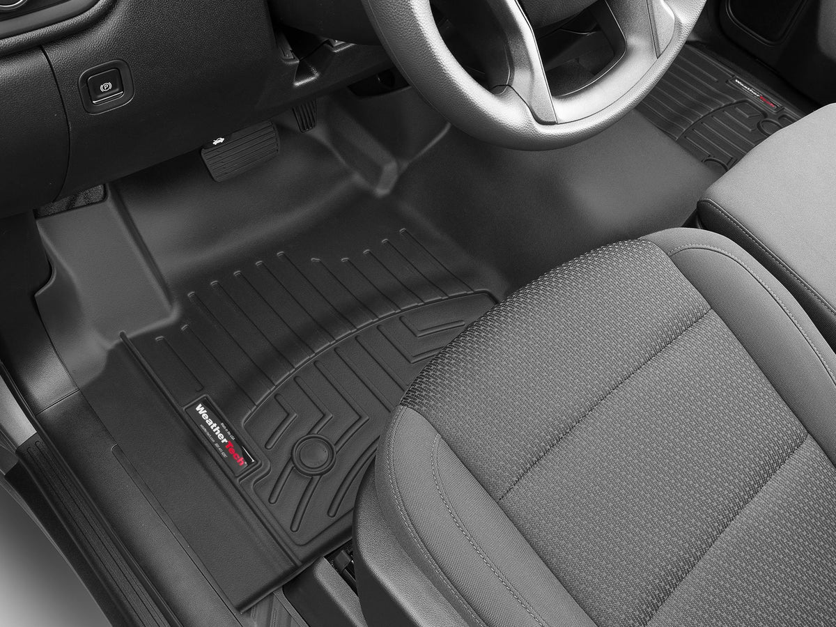 Tapis avant une pièce FloorLiner noir WeatherTech Chevrolet Silverado 1500 2019-2026 et autres véhicules (cabine simple, plancher tapissé seulement) - Récréashop